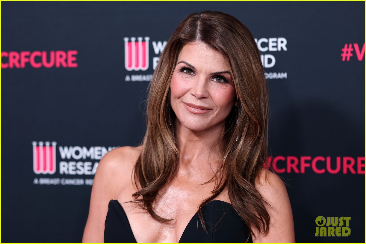 Lori Loughlin Goes Viral for Looking So Youthful at 61 in Post-Divorce Appearance