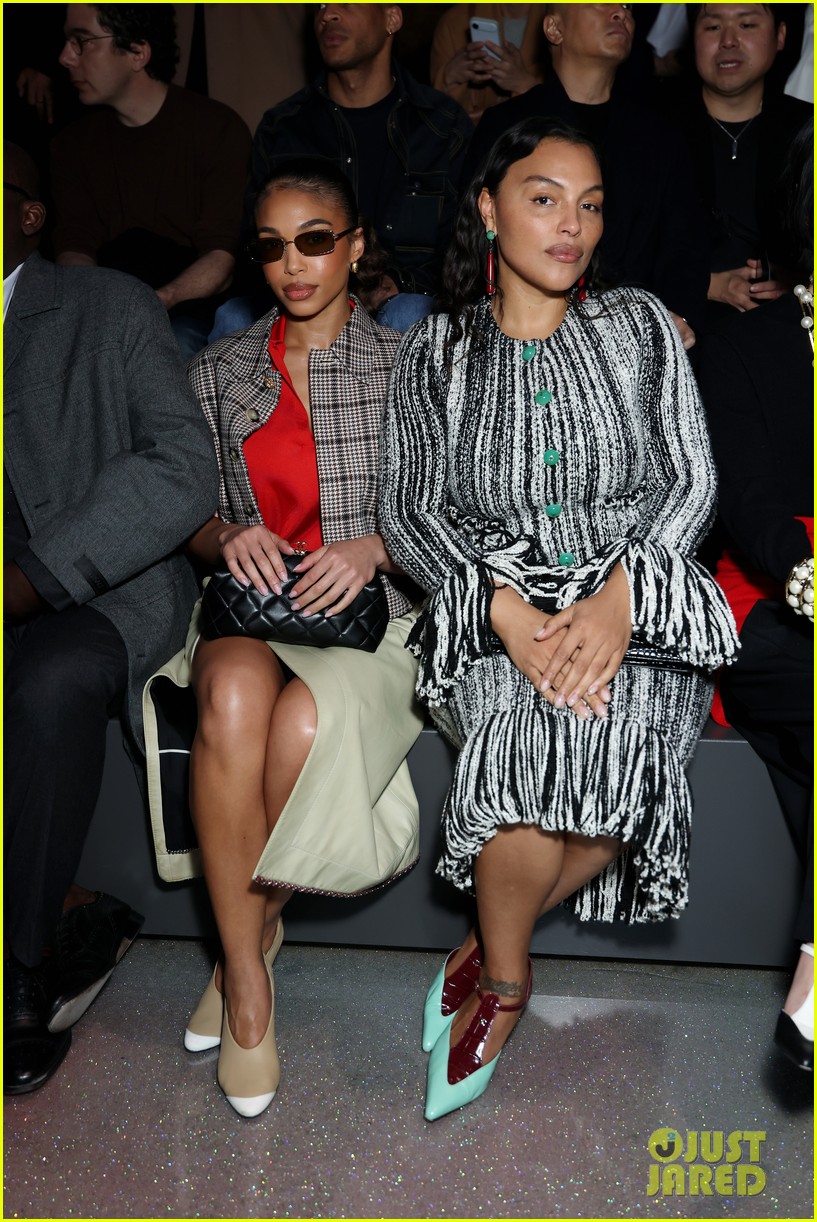Oprah Winfrey Meets Olivia Dean for First Time, Hangs with Kylie Minogue Inside the Chanel Fashion Show