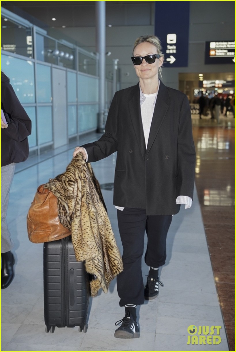 Priyanka Chopra, Francois Arnaud, Olivia Wilde, & More Stars Arrive in Paris for Fashion Week!