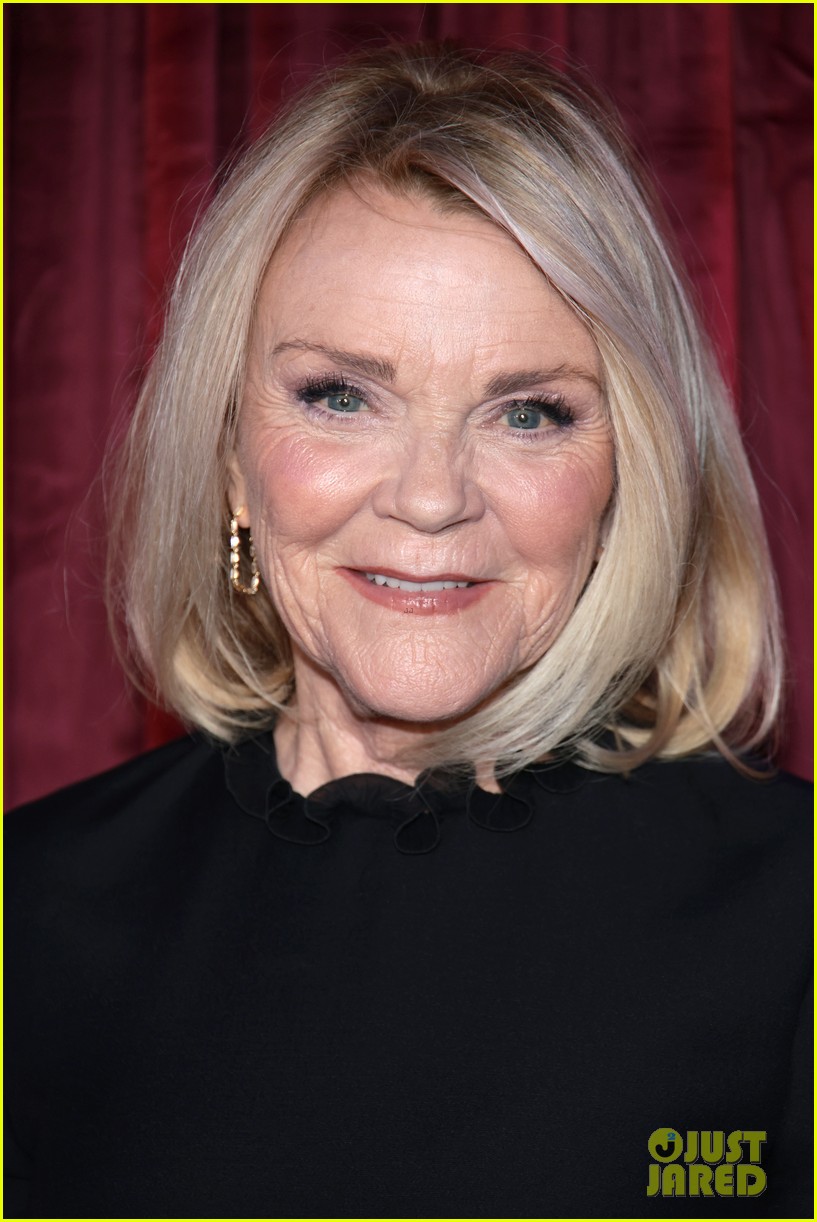 Oscar-Winning Trio Nicole Kidman, Jamie Lee Curtis, & Ariana DeBose Attend Star-Studded 'Scarpetta' Premiere