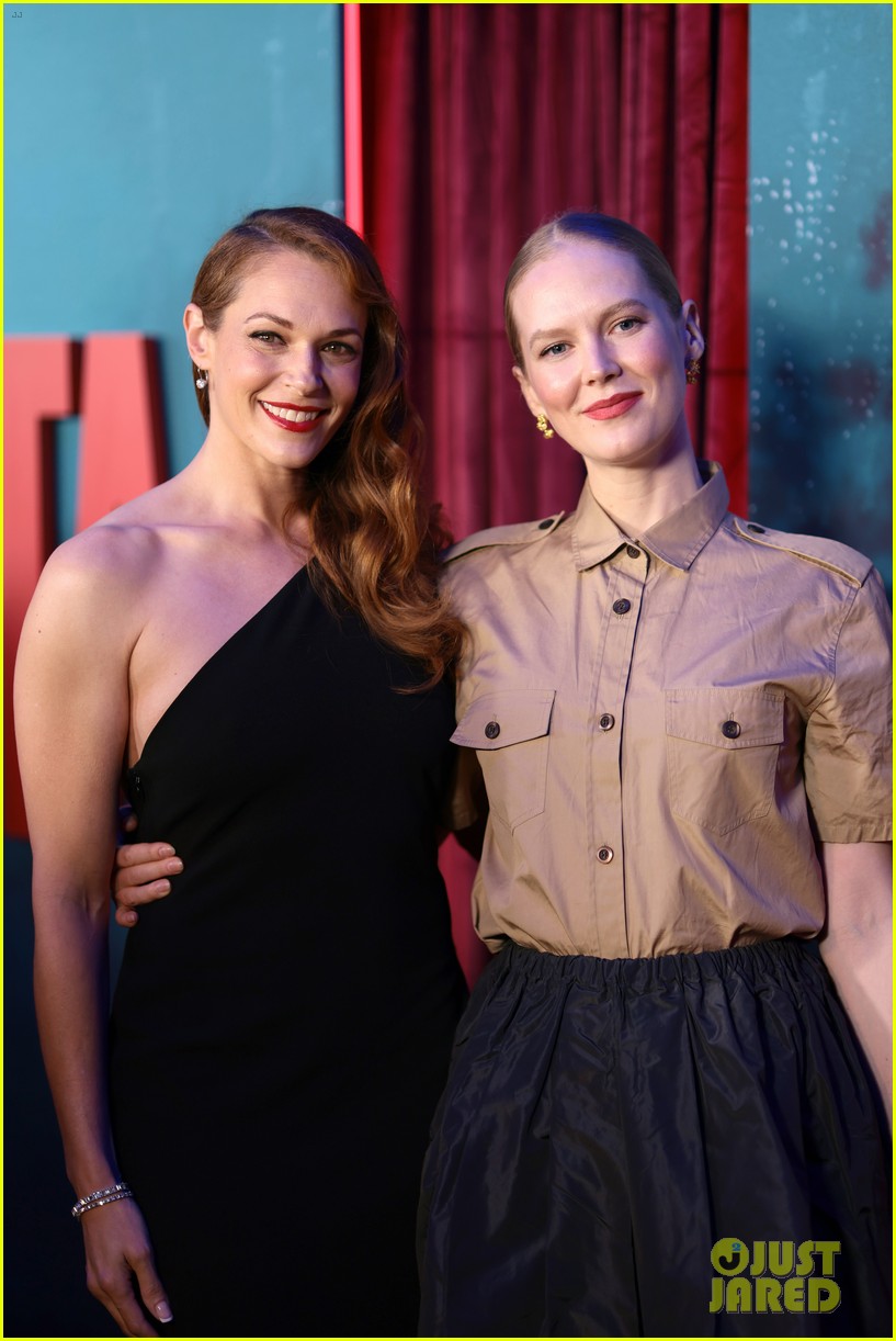 Oscar-Winning Trio Nicole Kidman, Jamie Lee Curtis, & Ariana DeBose Attend Star-Studded 'Scarpetta' Premiere