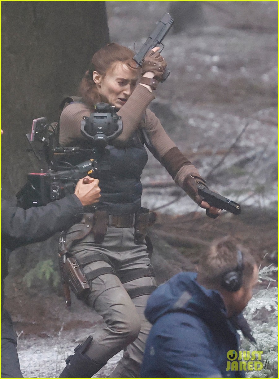 lara croft dress That's Some - Tomb Raider Legend : Part 6 garter gun holster costume Tomb Raider' Set Photos: Sophie