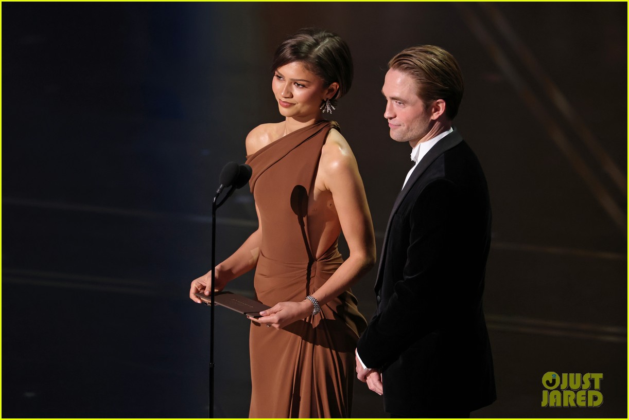 Zendaya & Robert Pattinson Make Surprise Appearance at Oscars 2026, Present Best Director Award