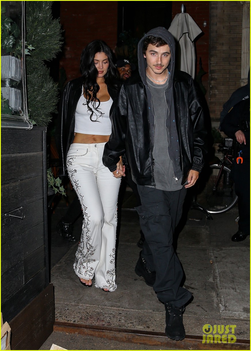 Timothee Chalamet & Kylie Jenner Dine Out at 4 Charles After Knicks Game, Jordyn Woods & Karl-Anthony Towns Also Photographed at the Hotspot!