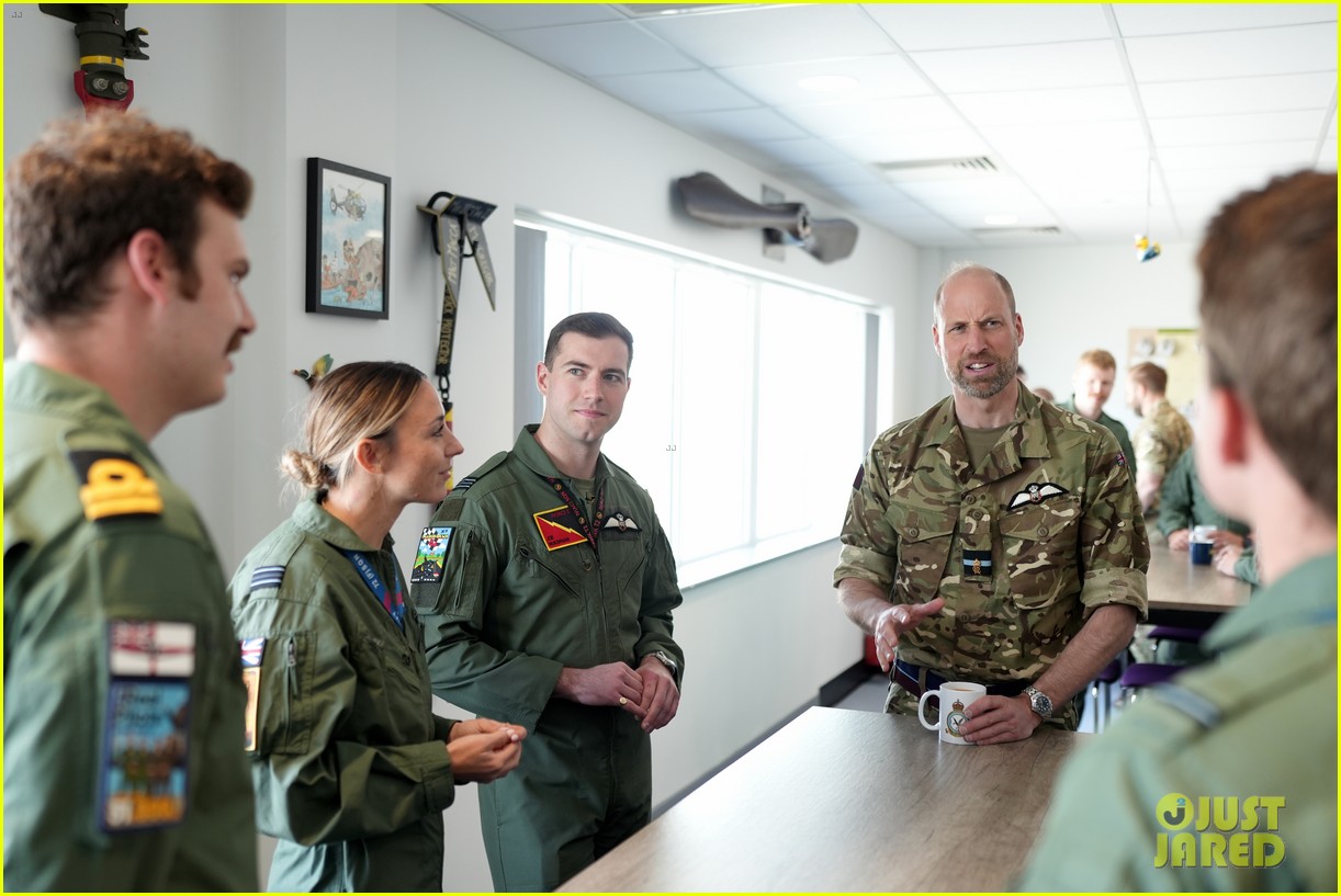 Prince William Gets Back Into Uniform While Returning to His Former Air Base, 13 Years After Completing Job as Pilot